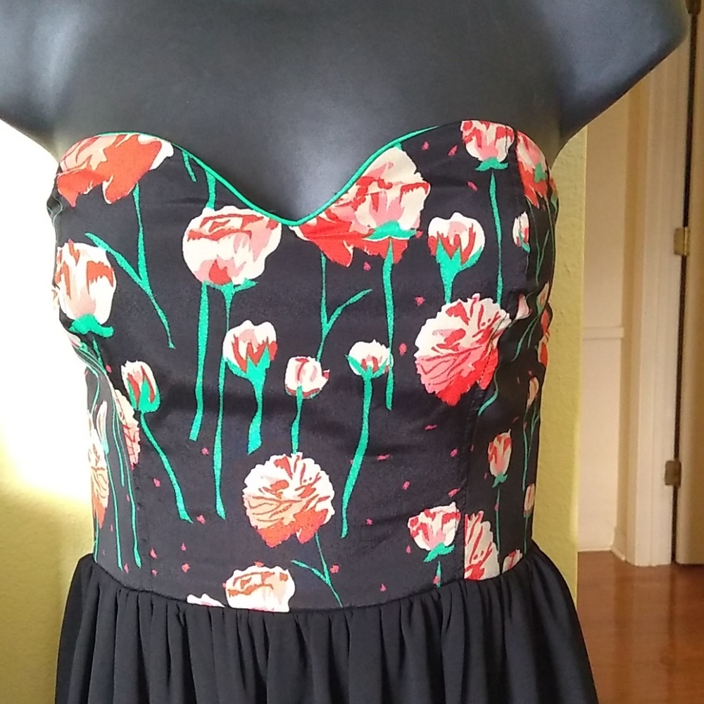 Gianni Bini strapless dress - Picture 2 of 5